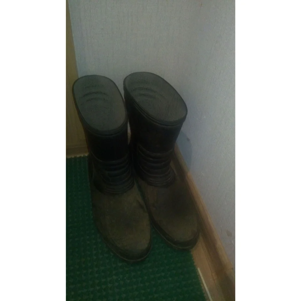 Rain Boots Unisex Black Ribbed shaft